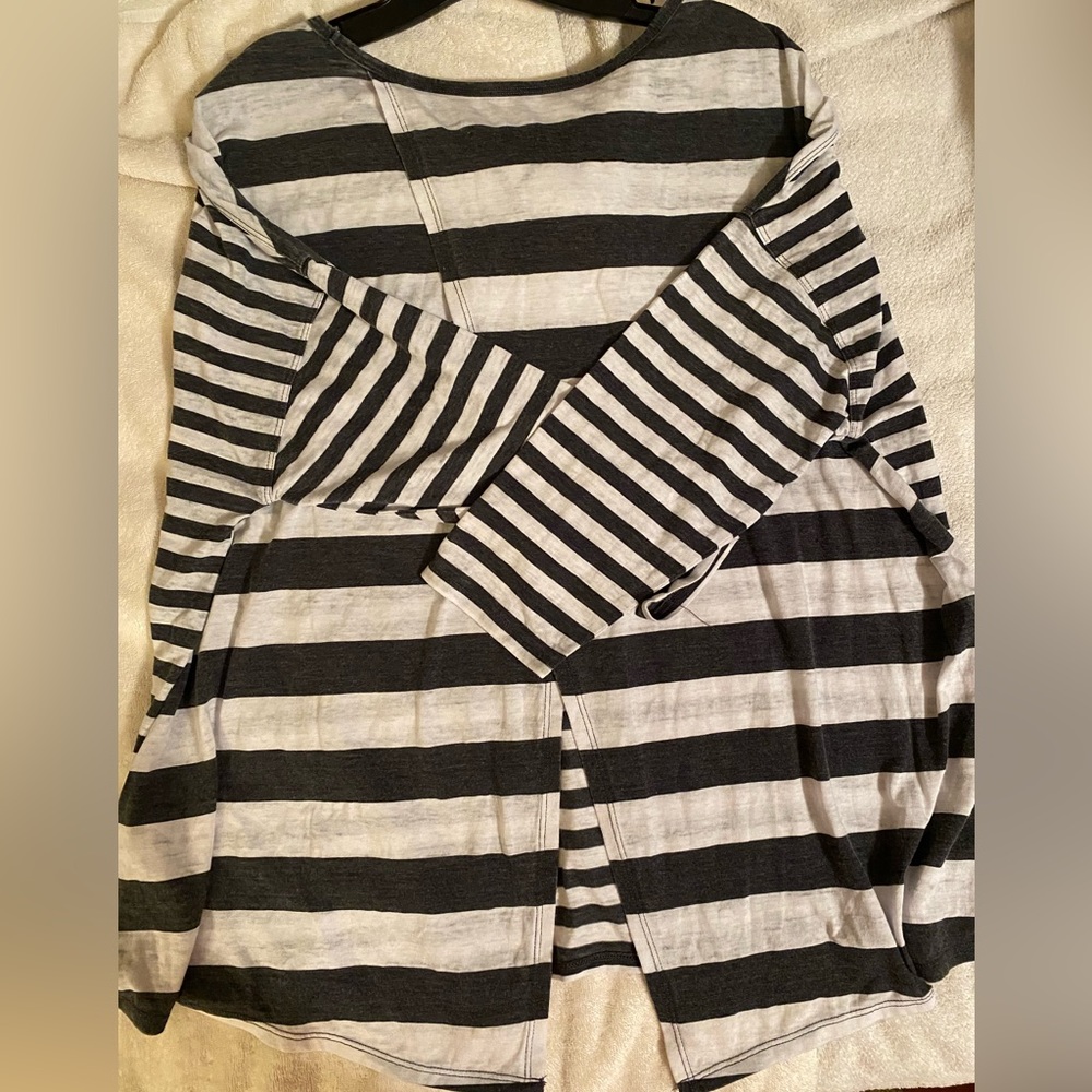 NWT Tommy Hilfiger woman’s sporty top size XL - Picture 11 of 15